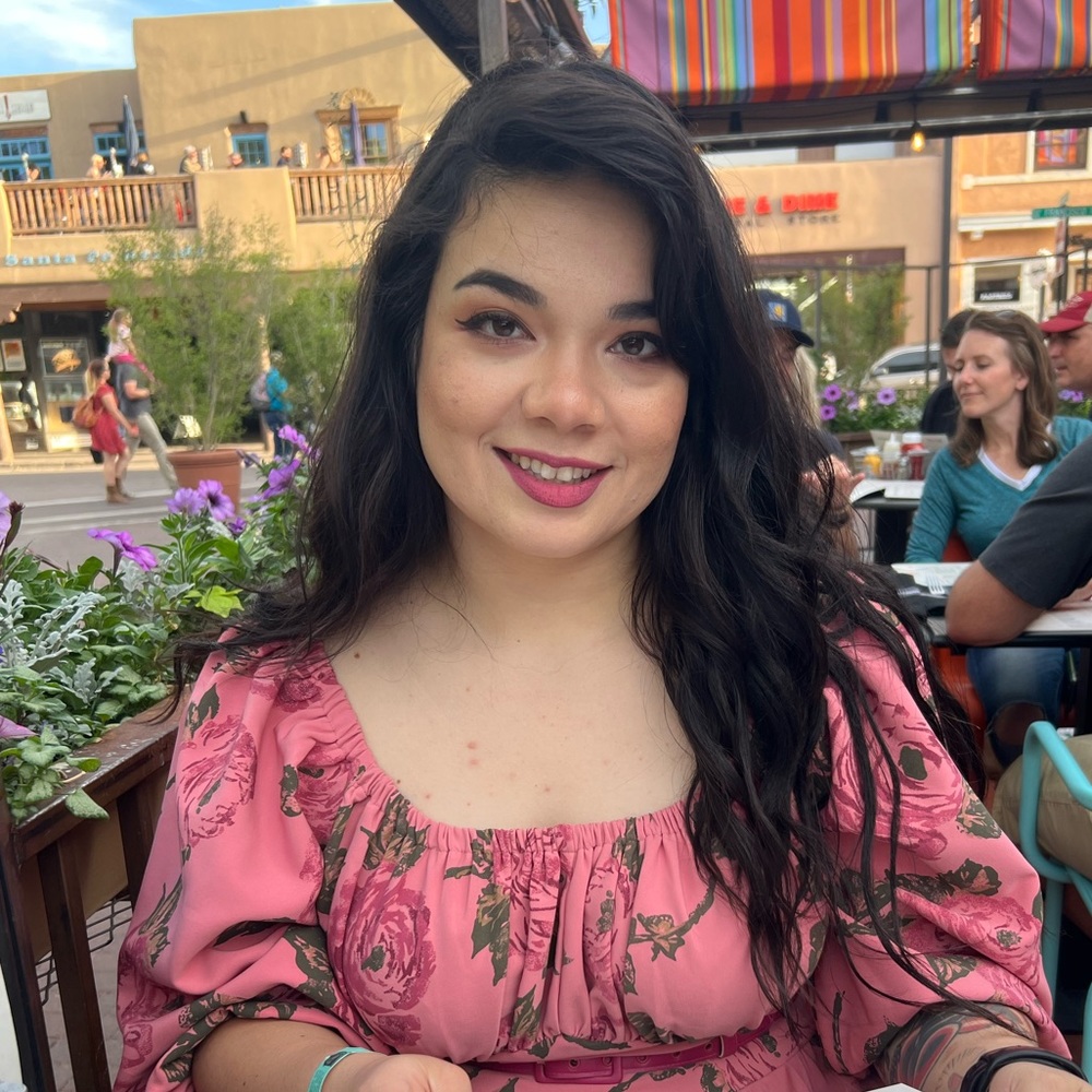 Meet your Posher, Sarahi